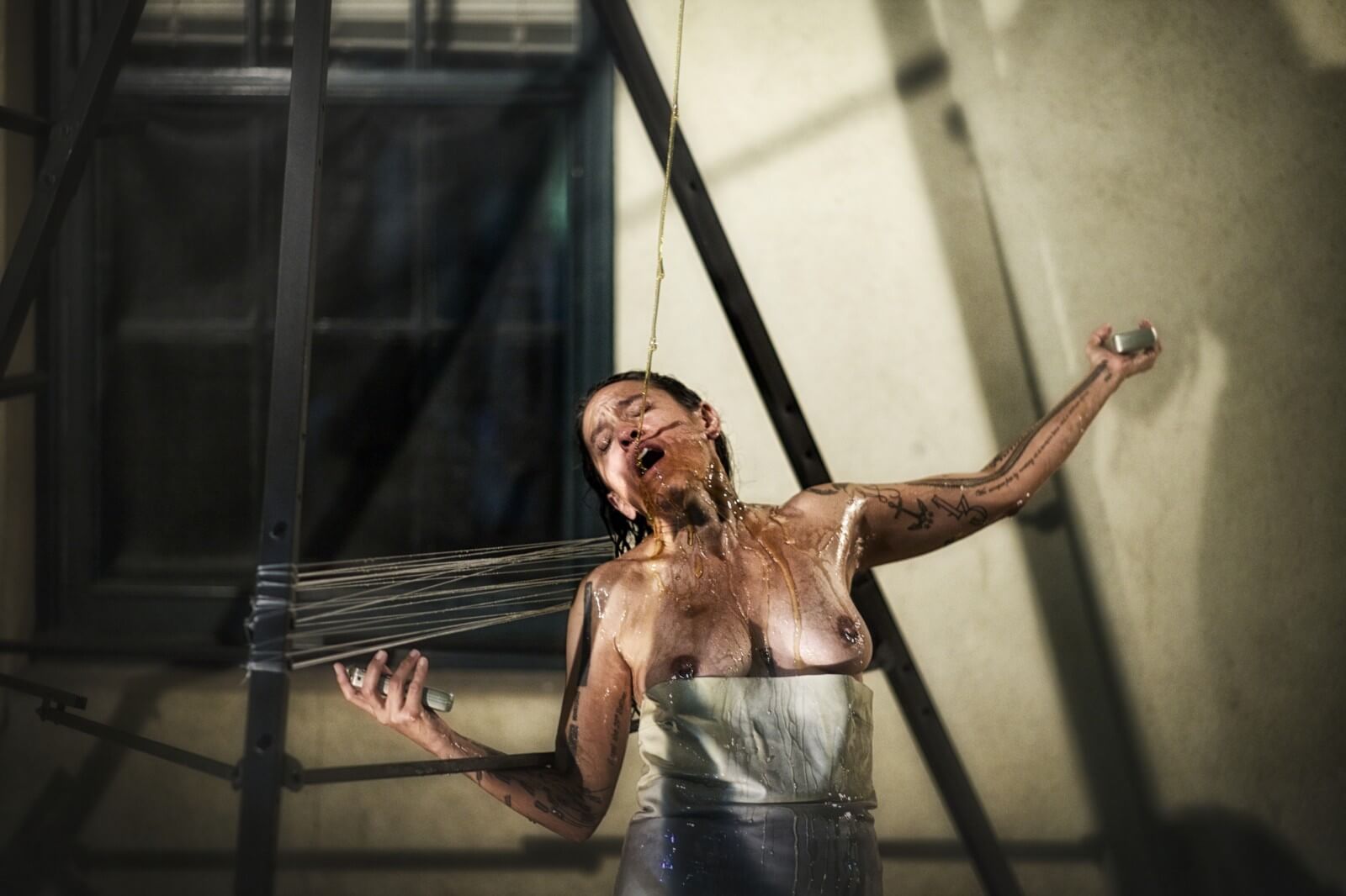 Julie Tolentino, Pig Pen, performance studies internation, stanford, performance art, documentation, photography, site specific,