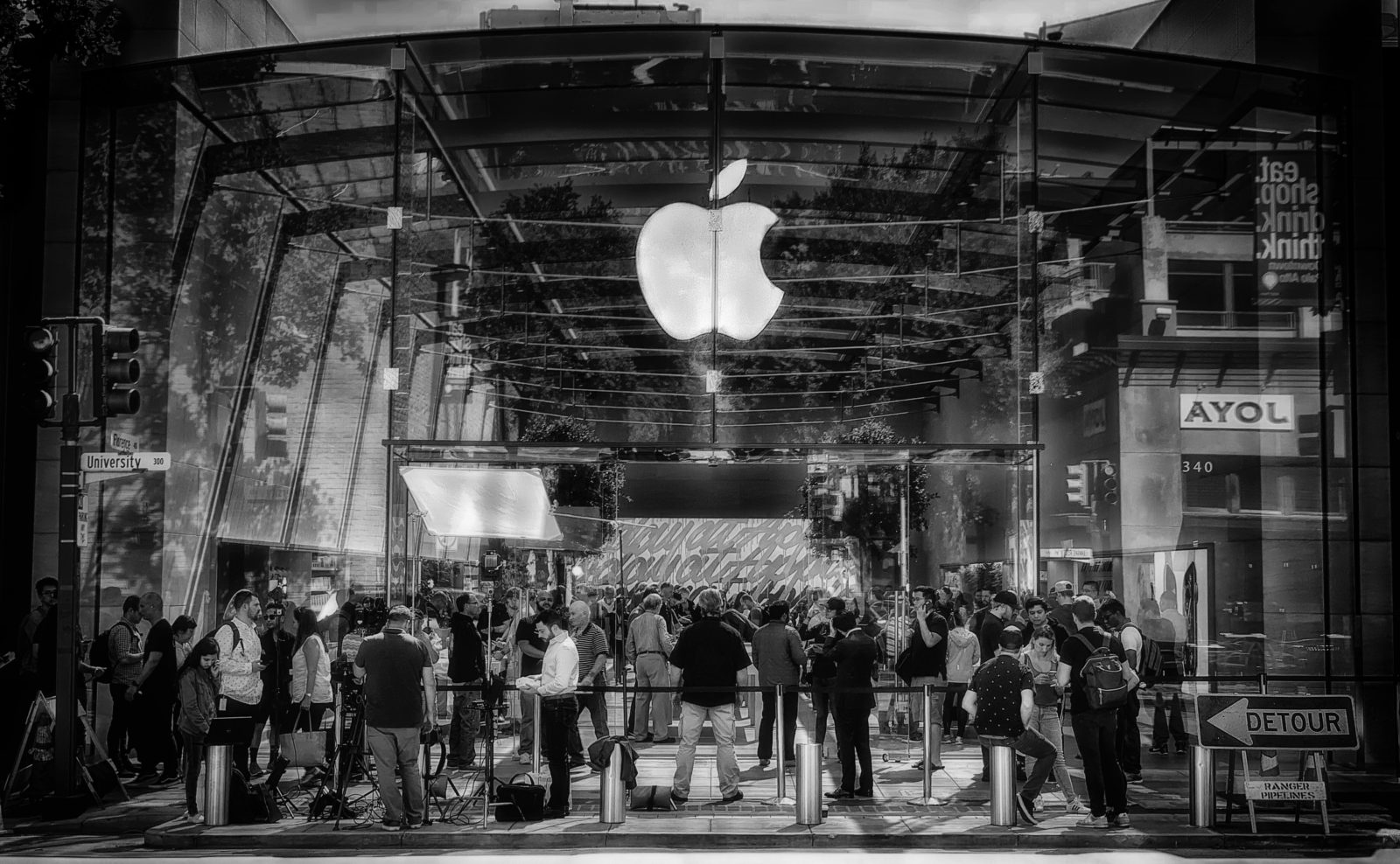 Apple Store Palo Alto, Iphone Xs, Disruption Town, University Avenue, Palo Alto, Apple,