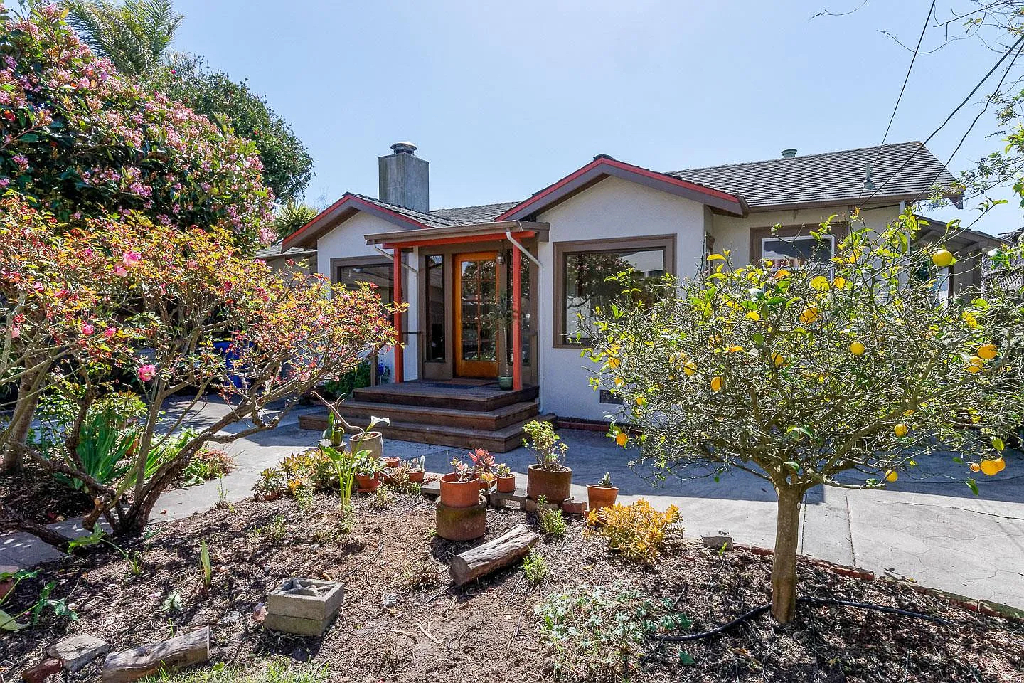 Finca Fiasco, Santa Cruz Craftsman Bungalow